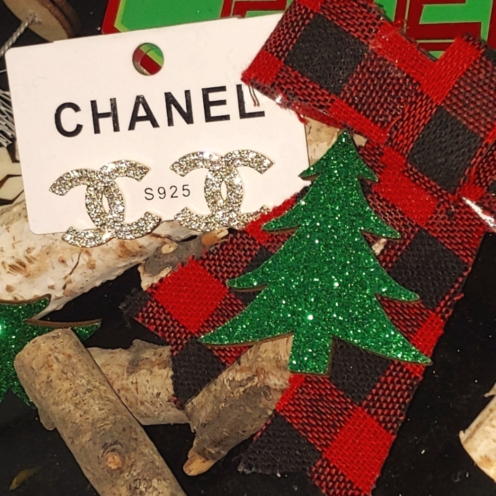 925 silver $ crystal Pave' CC button style earrings